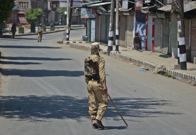 South Kashmir shuts against killing of HM militants